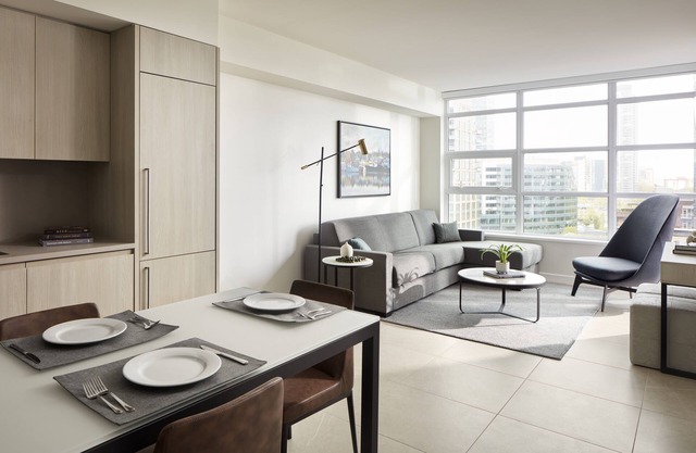 Accessible Luxury in Seattle: King Suite, Full Kitchen, Pools & Hotel Amenities!