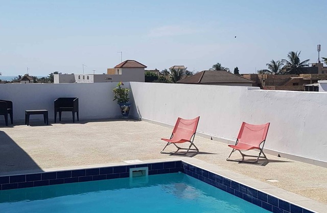 ACE LOCATION ★ SUNNY & MODERN + ROOFTOP POOL