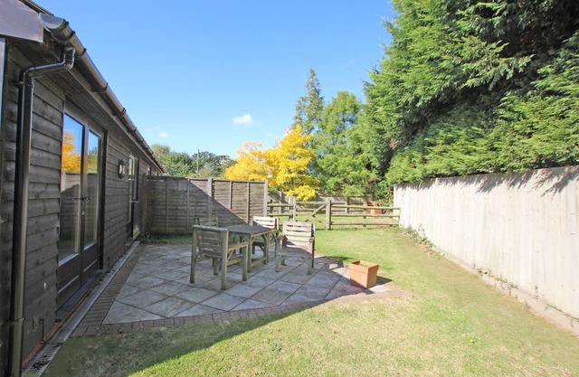 Acorn Cottage - Well equipped cottage in countryside location.