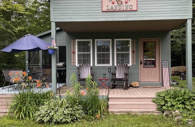Acorn Landing is a relaxing family-friendly cabin at Lake Bomoseen! n