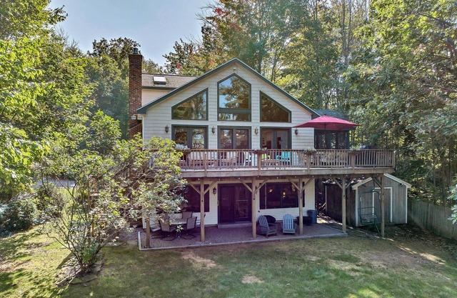 Acorn Lodge Lake Winnipesaukee