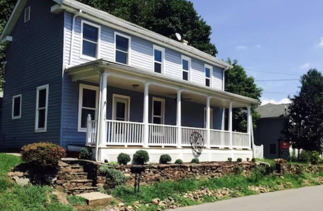 Across the street from the Delaware River! Walk to Main Street of Milford NJ!