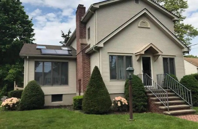 Actually 1 minute walk to private beach/5 to town beach! Renovated/pet friendly