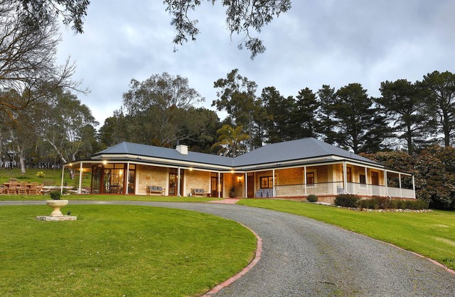Adelaide Hills Country House Luxury Escape | Balhannah