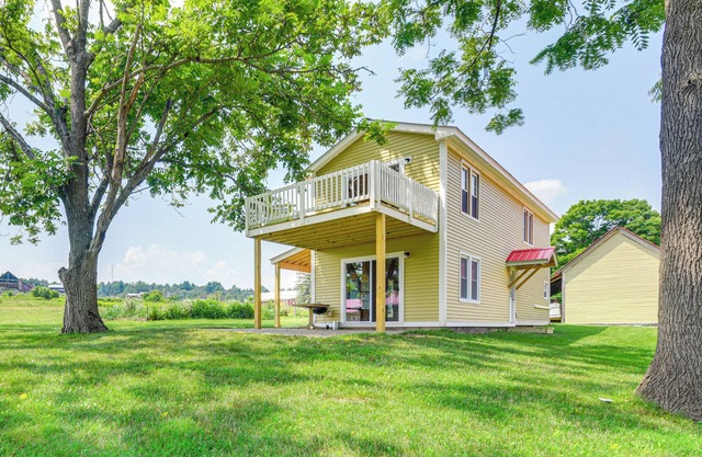 Adirondacks Cottage w/Countryside Views!