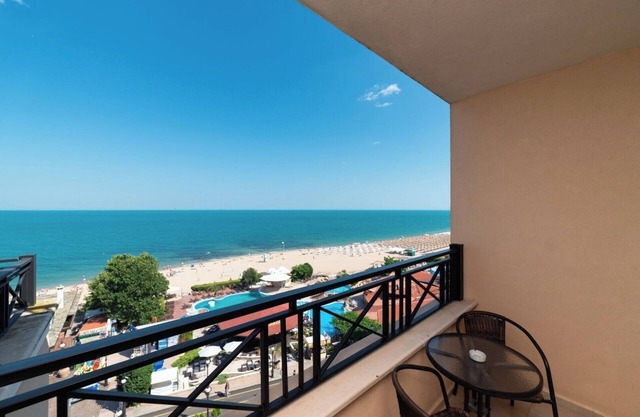 Admiral Amazing Sea Apartment