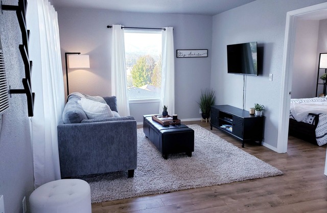 Adorable and comfortable private guest home located minutes from the hospital