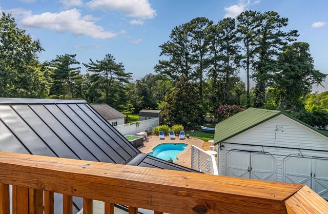 Adorable Cottage w/Pool & Hot Tub In the Heart of Urbanna