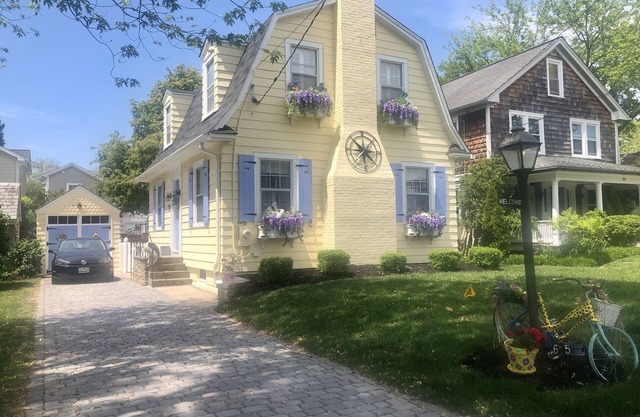 Adorable cottage! Walking distance to USNA & downtown! (VRBO only)