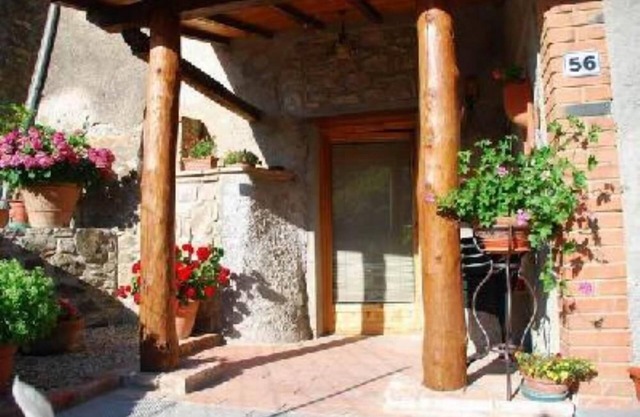 Adorable house in charming Chianti hamlet btwn Siena, Arezzo and Florence
