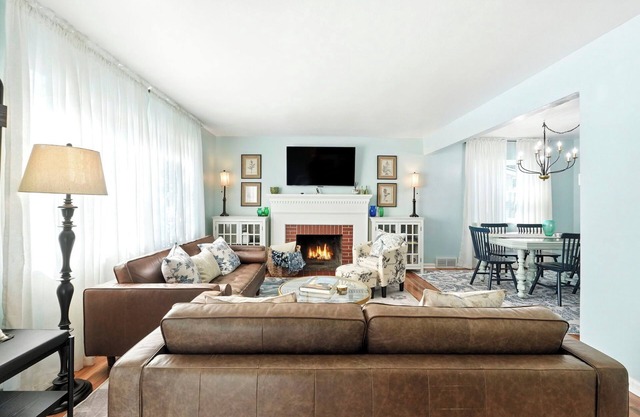 Adorable, Peaceful Retreat In Premier Fort Wayne Location, Sycamore House