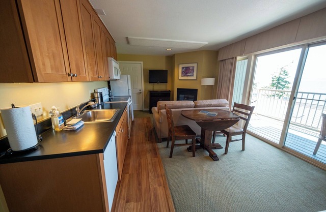 Adventure Awaits—Secluded Orcas Island Stay | Hillside 1920