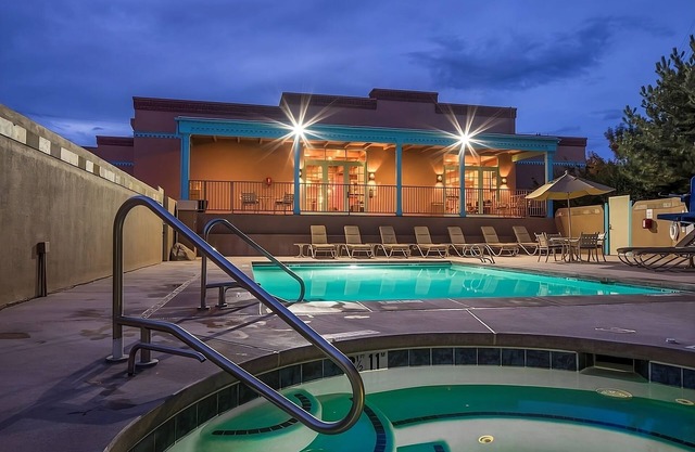 Adventure Awaits! Three Great Units w/Kitchen, Pool, Near Santa Fe Institute