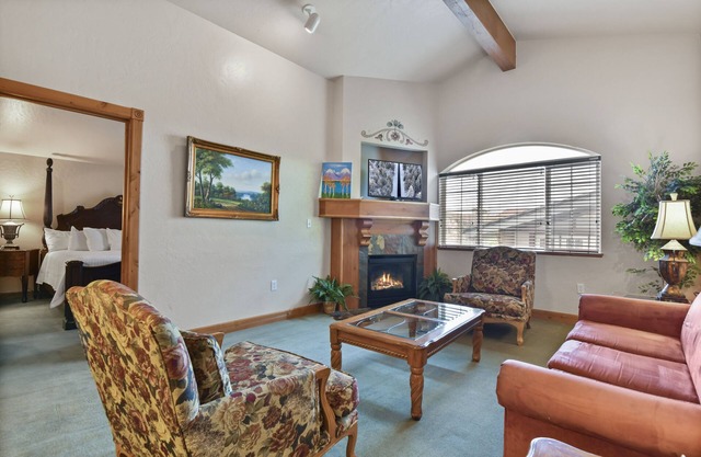 Adventure Hub~Backcountry Ski|Snowmobile|Scuba Diving Villa 3022-2