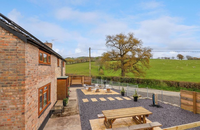 AELYBRYN, family friendly, character holiday cottage in Trefonen