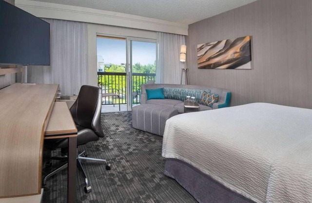 Affordability Meets Comfort! Homey Unit w/Balcony, Pets Allowed!