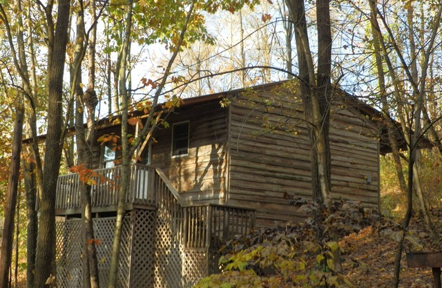 Affordable cabin near Raystown Lake, minutes from Seven Points & Allegrippas Tr