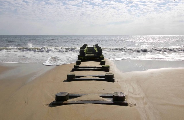 Affordable Family-Friendly Condo, Walk to Beach/Town