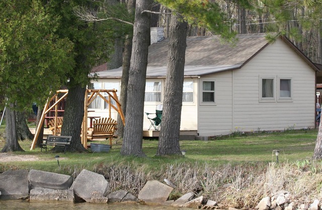 Affordable Family Fun on the Platte Lakes Van Hammen Cottage #3