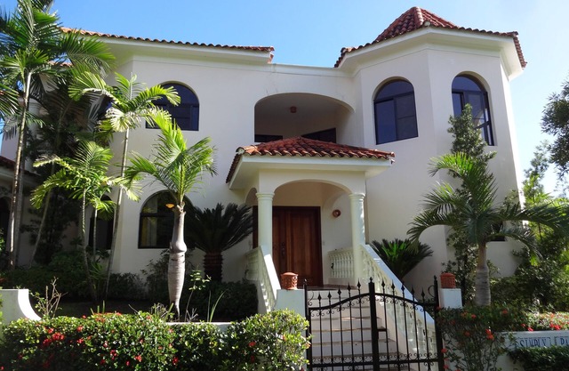 Affordable Luxury, Staffed Private Oceanview Villa Sleeps 14