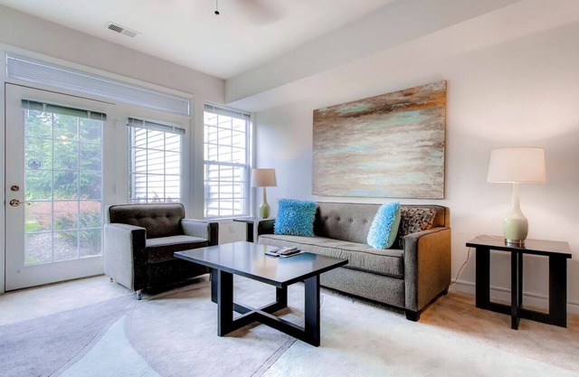 Affordable Plainsboro Stay! Close to Trader Joes & Whole foods