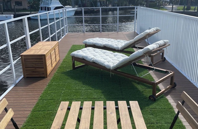 🚤 Affordable Waterfront Houseboat Oasis in Fort Lauderdale 🌊