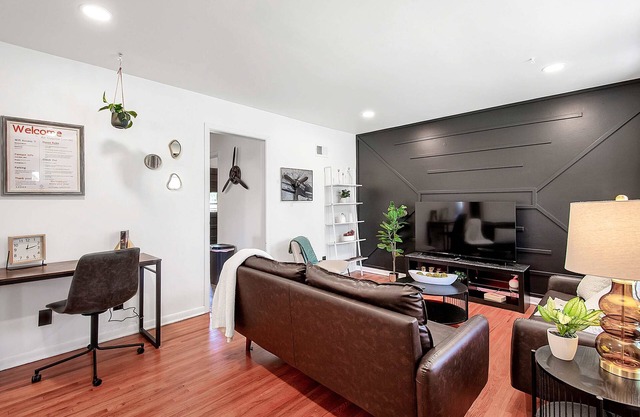 Air Capital Condo - King