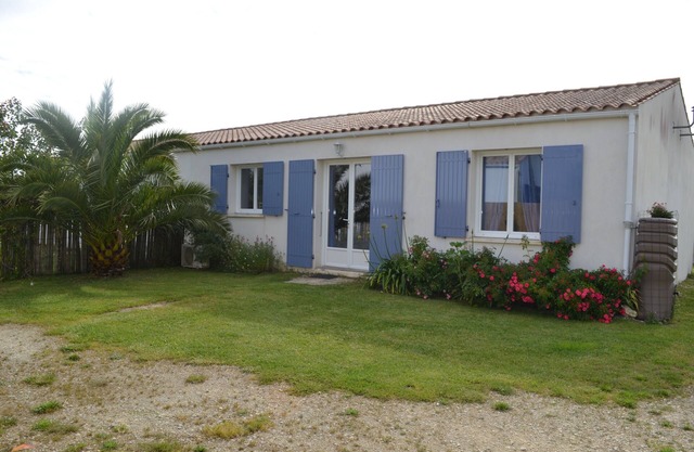 Air-conditioned, bright, quiet house ideal for a relaxing stay