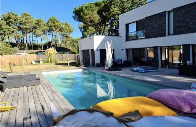 Air-conditioned architect-designed house Bordeaux