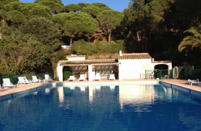Air-conditioned farmhouse (8 pers) sea view 200m from Gigaro beach