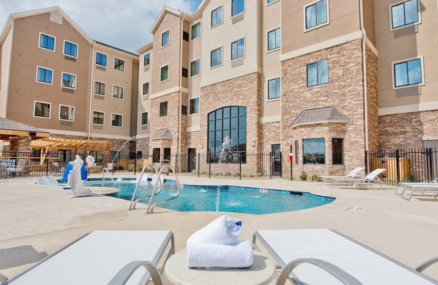 Air-Conditioned Suite with Pool + Gym Access | Complimentary Breakfast!