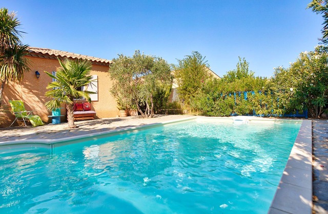 Air-conditioned villa with pool and garden - Entire accommodation