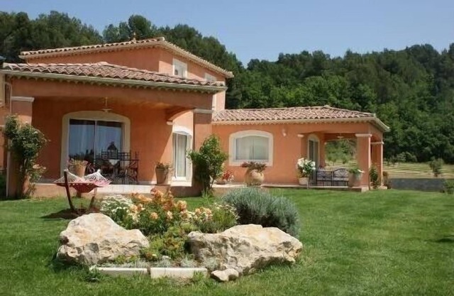 Air-conditioned villa with swimming pool Pernes Les Fontaines