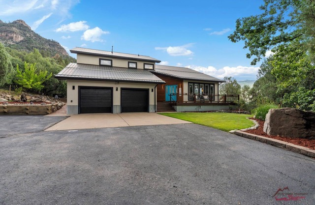 Air Conditioning, Hot Tub, Family Retreat!