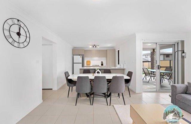 Aircabin - Edmondson Park - 4 Beds Comfy House