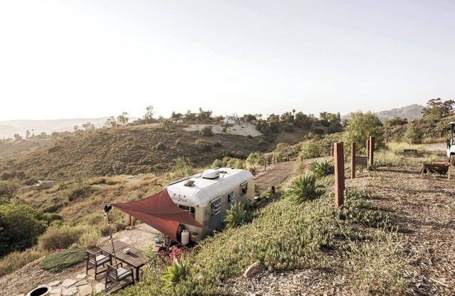 Airstream Retreat - Sauna + Hot Soaking Tub +Views