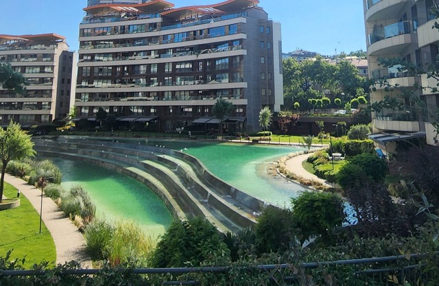 AKASYA MALL RESIDENCE CLOSE TO EMAAR SQUARE MALL