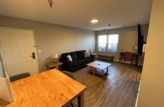 Aksarben Living-Cozy 1 BDRM 1 BA