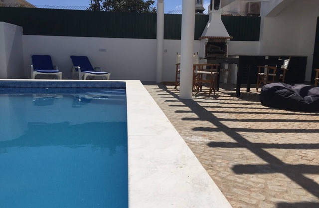 AL24611 Super 4 bed house with pool in tranquil area near the beach. Lic 24611/A