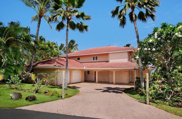 Ala Moana Hale Perfect Townhome Steps to Grand Hyatt