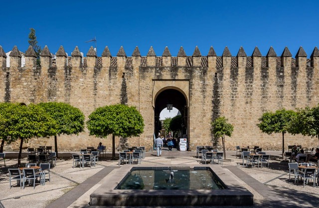 Alcázares Apartment in Historic Center Córdoba