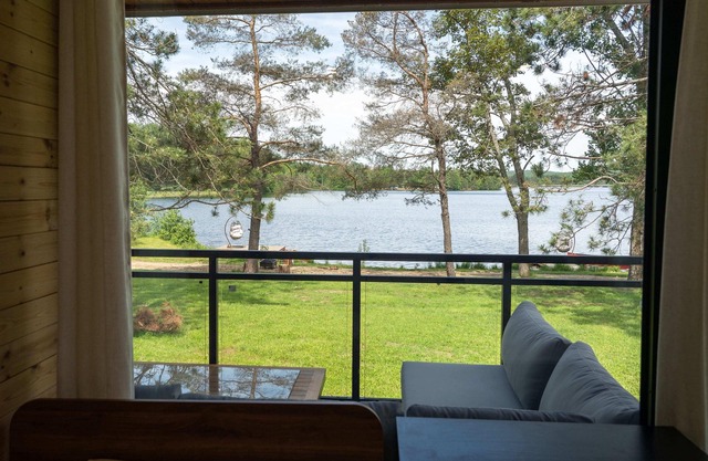 Algonquin's Edge Resort | Waterfront 6