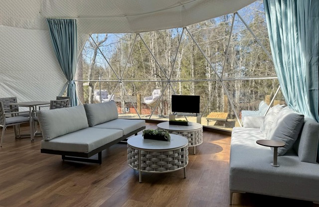 Algonquin's Edge Resort | Dome 6