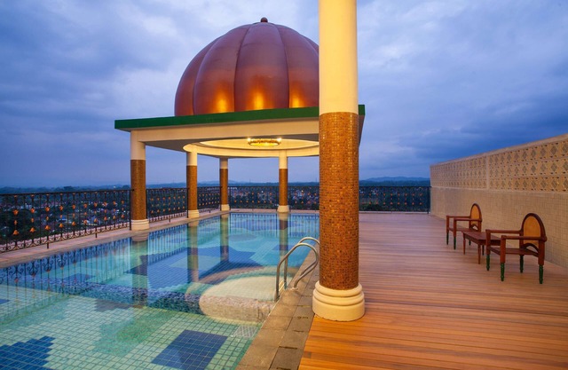 Alhambra Hotel & Convention, Bw Signature Collection