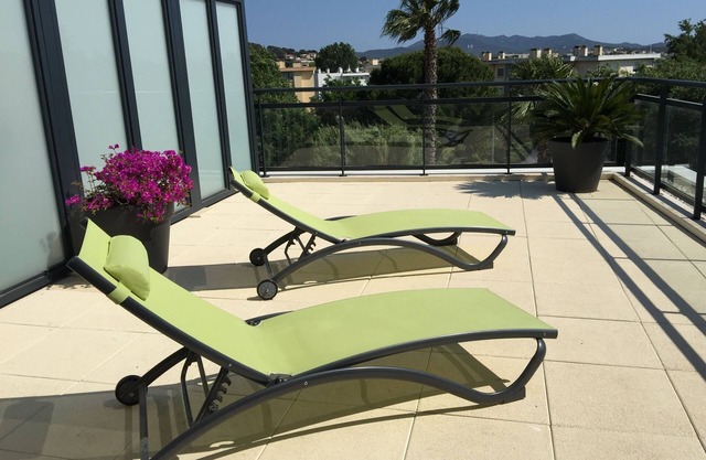 ALL FOOT - SOUTH COAST - SECURED GARAGE - 4 STAR RANKING - wireless -CLIM