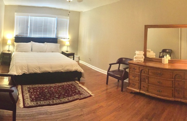 All Newly Updated 5 Bedroom/2 Bathroom Summer Baseball Rental