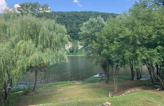 Allegheny River Retreat-Spectacular river views!