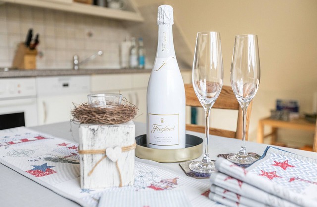 Allergy-friendly holiday flat 'Bi uns to hus - Morgensünn' with terrace, garden and WLAN