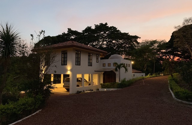 Alluring Paradise in the Mountains of Atenas