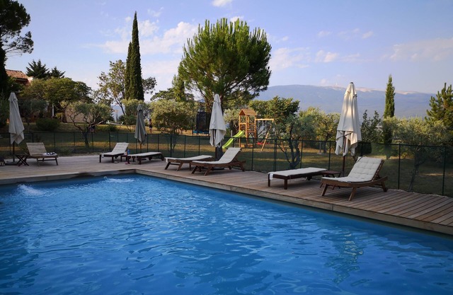 Almond trees: 3 bedrooms, parking, terrace, private entrance, garden view - Almond trees